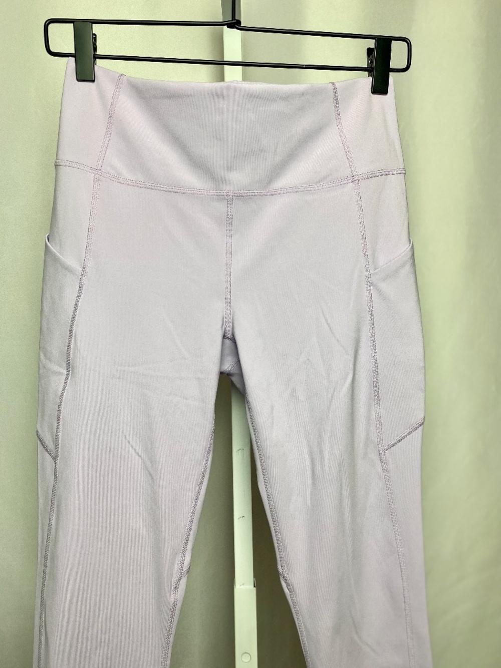 Fabletics Womenʻs Lavender Oasis PreLuxe High Waisted Capri Yoga Leggings - Picture 2 of 10